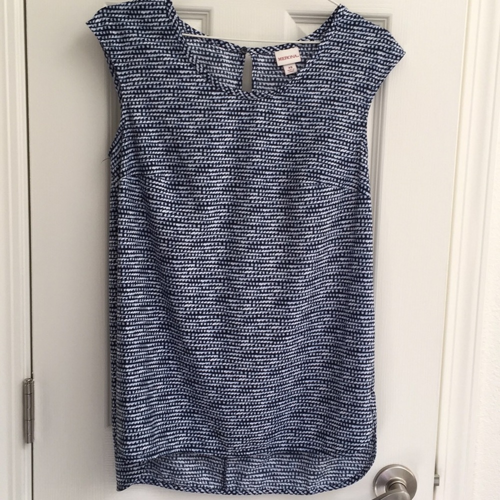 Women’s short sleeve blouse - Size XS